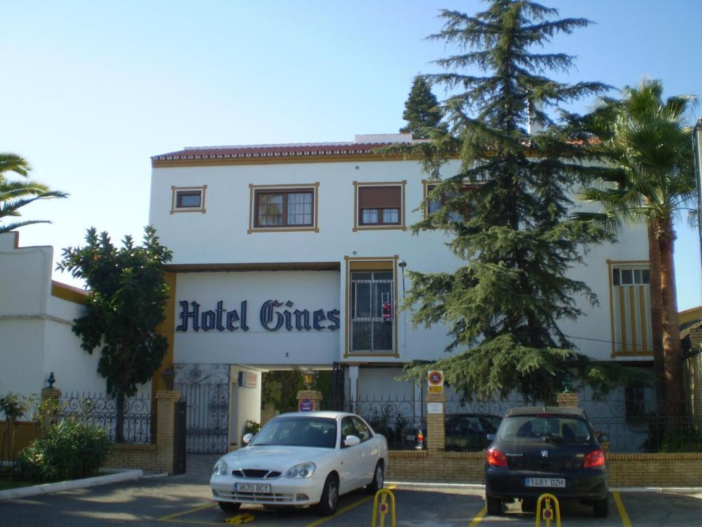 Hotel Gines Exterior photo